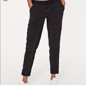Lululemon Street to studio pant size 4. GREAT CONDITION